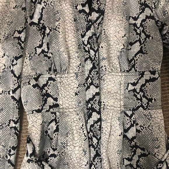 100% Silk Snakeskin print long sleeve mini dress - Picture 6 of 12